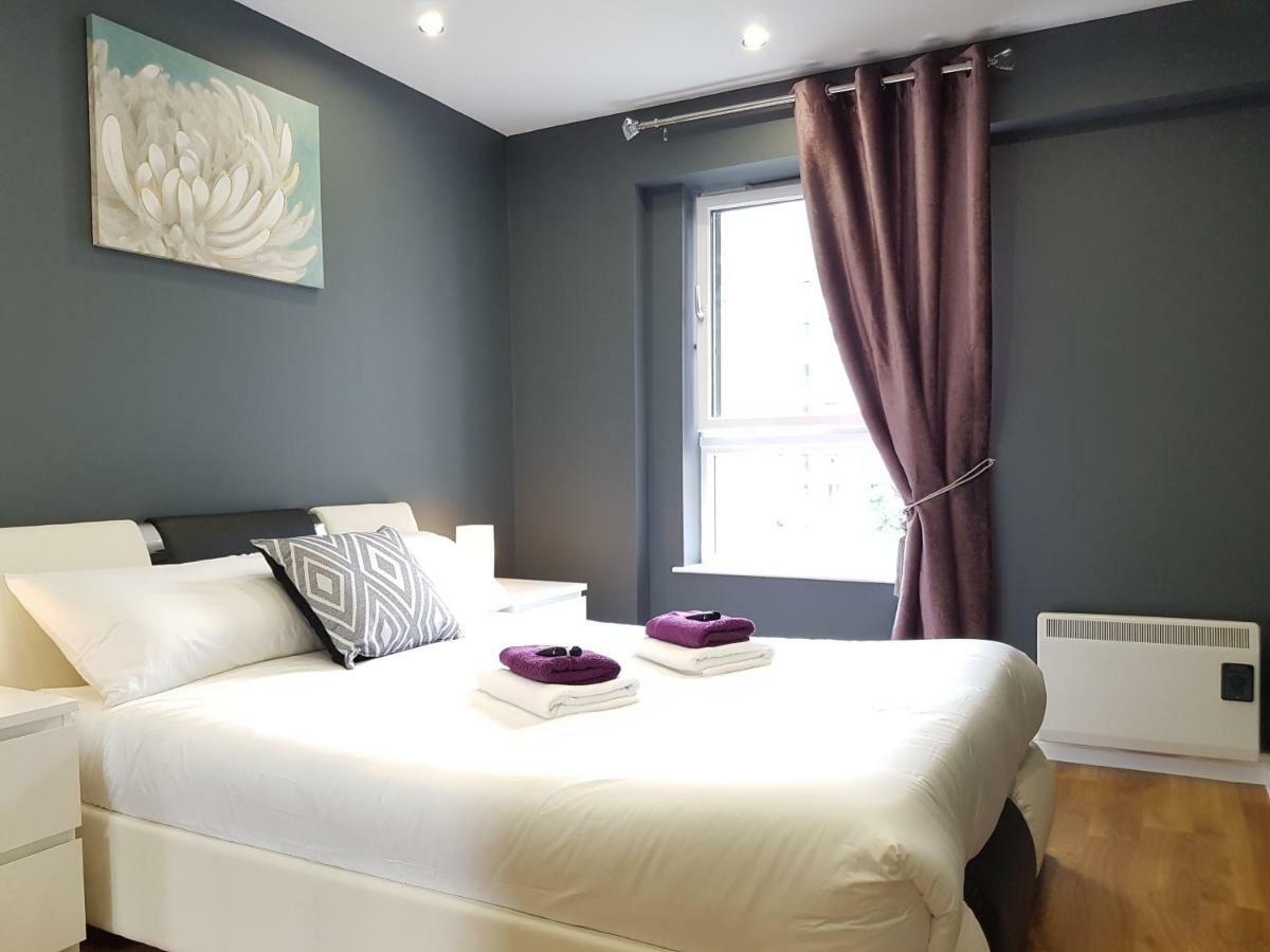 Glasgow'S Modern & Stylish 3 Bedroom Aparment Exterior photo